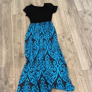 Maxi dress size small